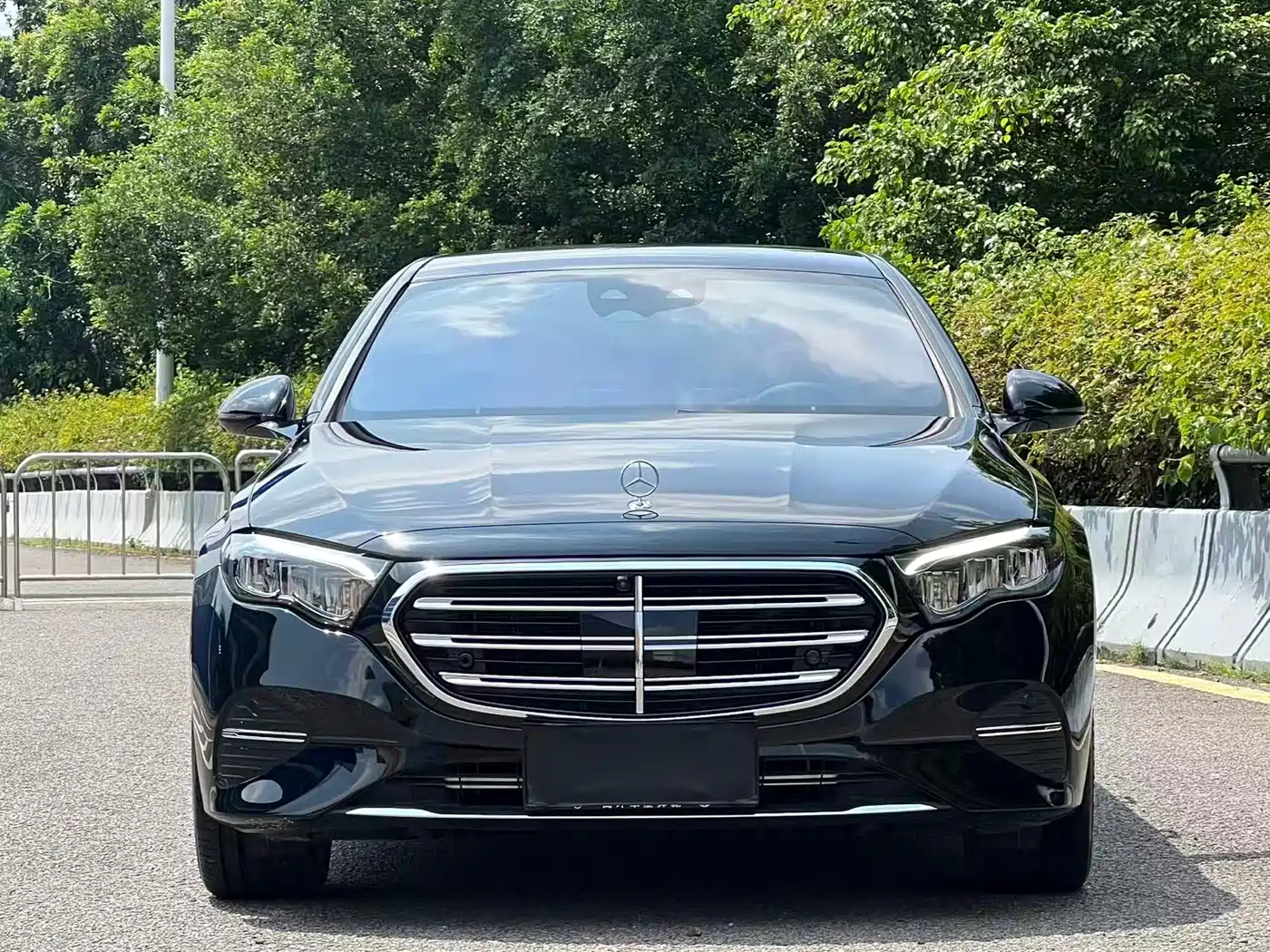 Mercedes-Benz E-Класс 2025