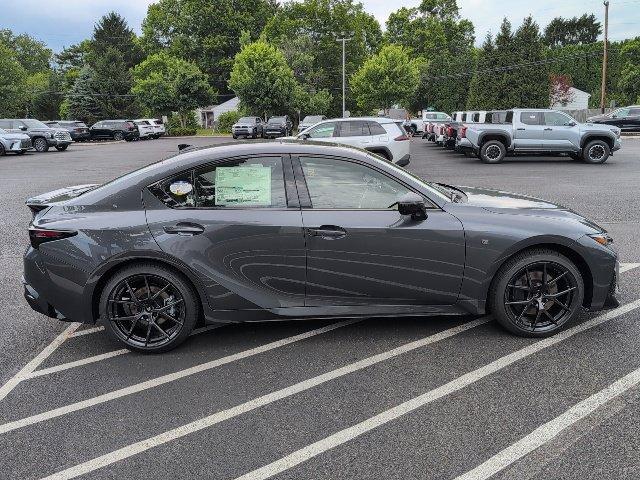 Lexus IS 2026