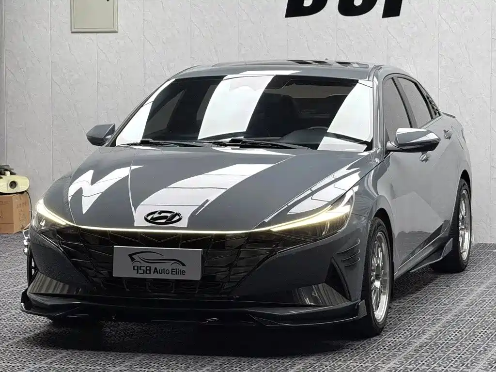 Hyundai Elantra 2022