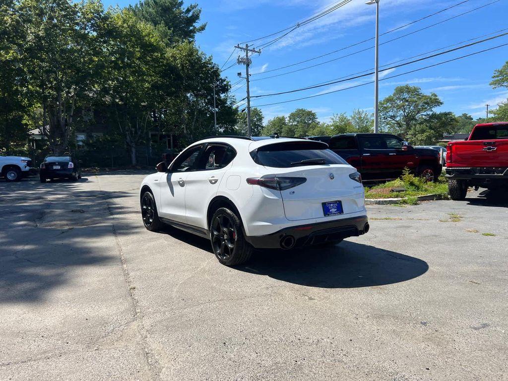 Alfa Romeo Stelvio 2024