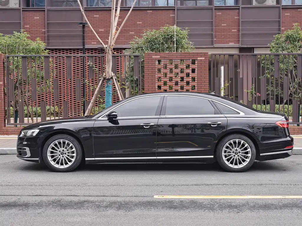 Audi A8 2021