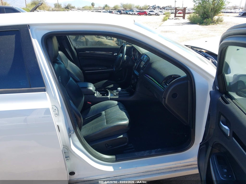 Chrysler 300 2021