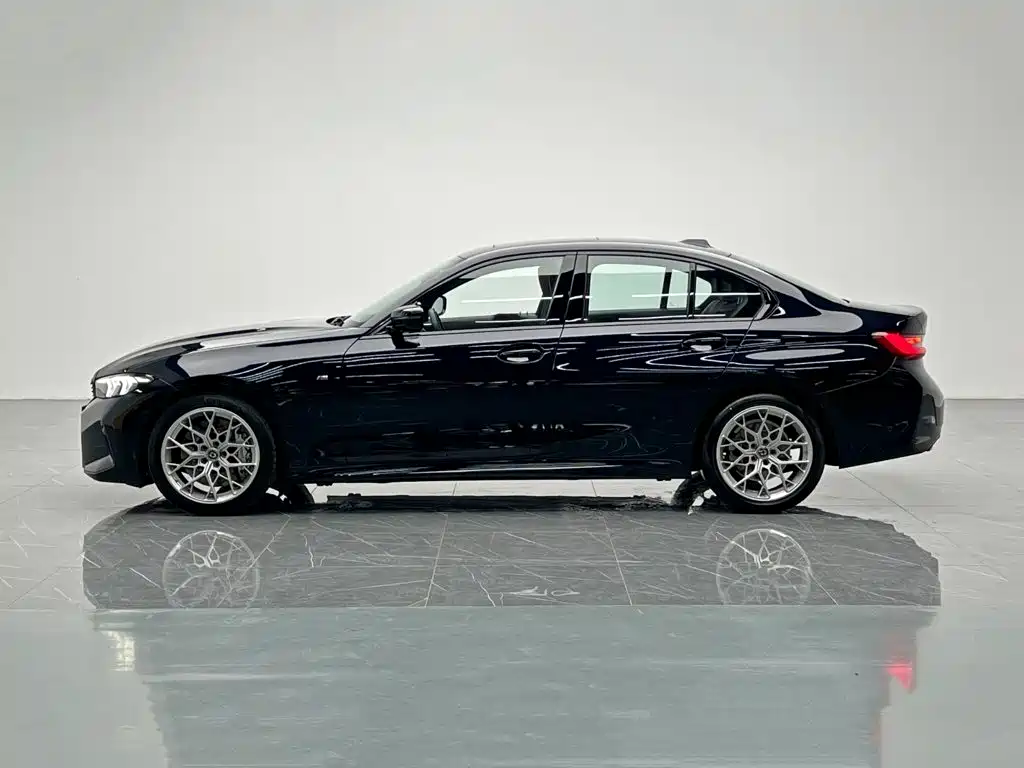 BMW 3 серии 2024