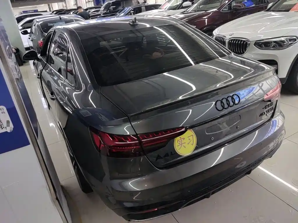 Audi A4 2023