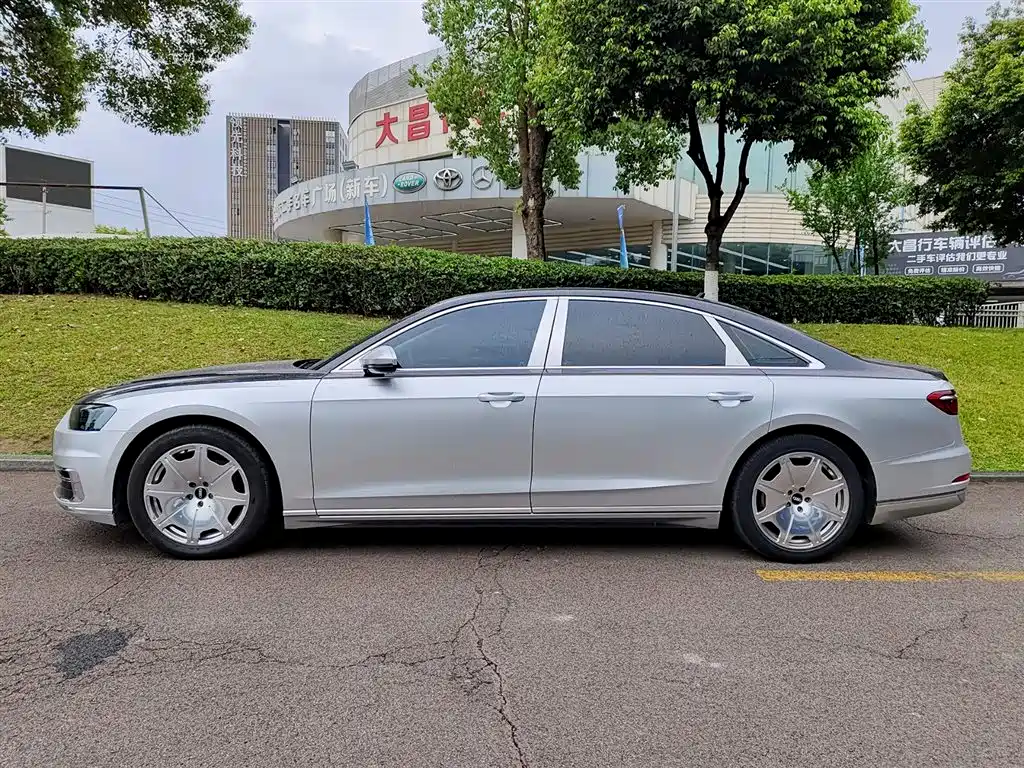 Audi A8 2021