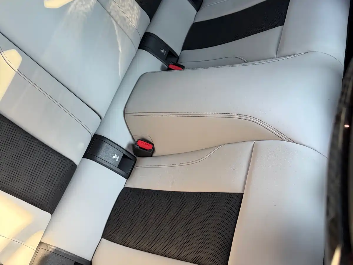 BMW M4 2025