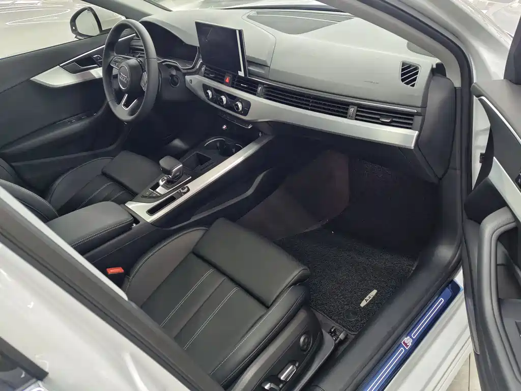 Audi A4 2024