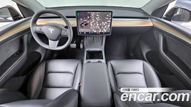 Tesla Model Y 2024