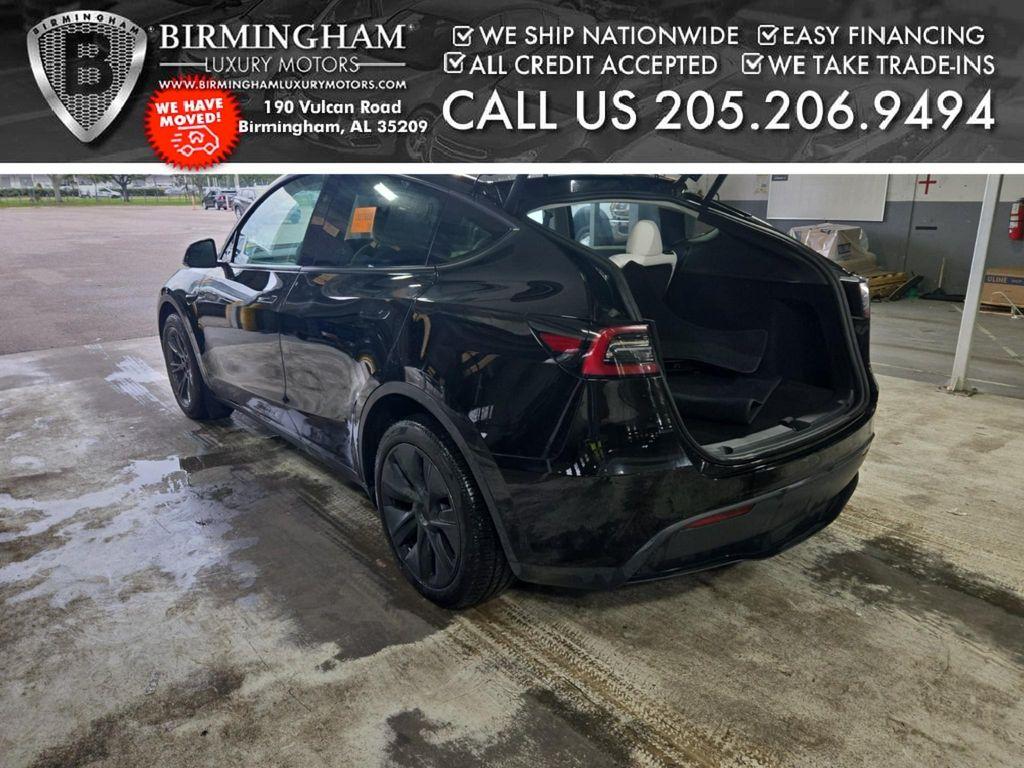Tesla Model Y 2025