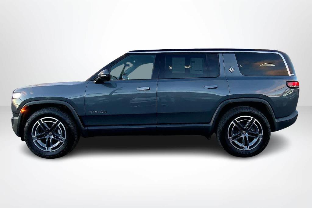 Rivian R1S 2025