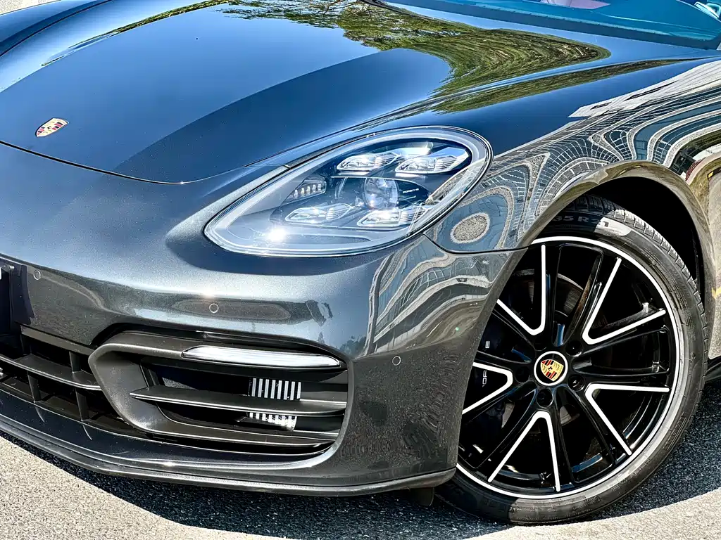 Porsche Panamera 2023