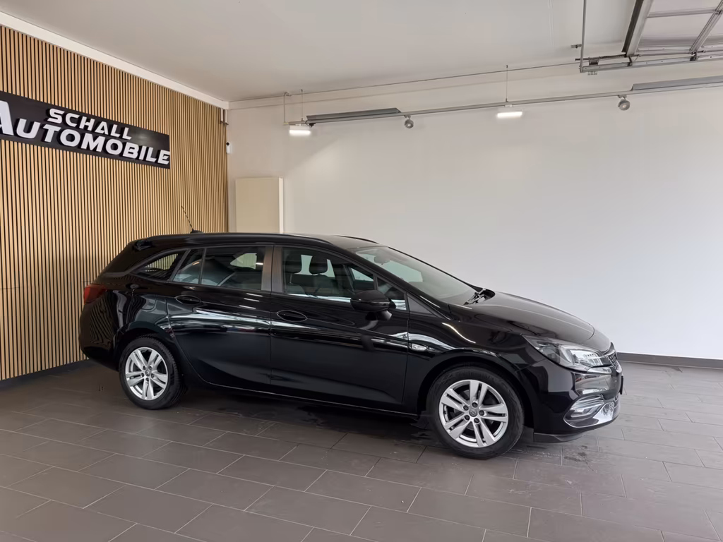 Opel Astra 2021