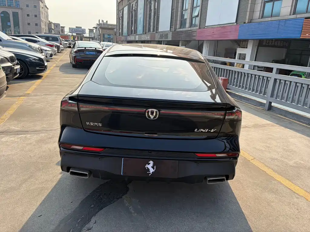 Changan UNI-V 2025