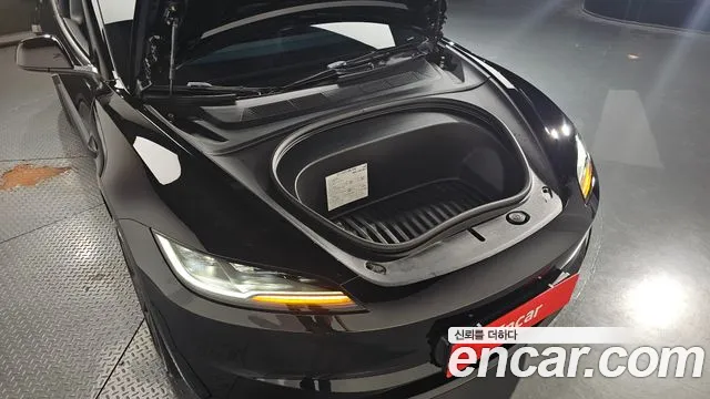 Tesla Model 3 2024