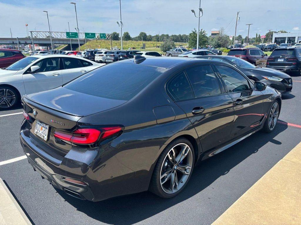BMW M550 2022