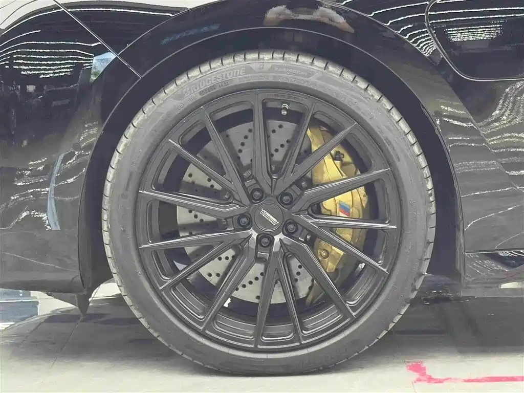 BMW i7 2024