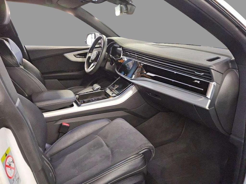 Audi Q8 2023