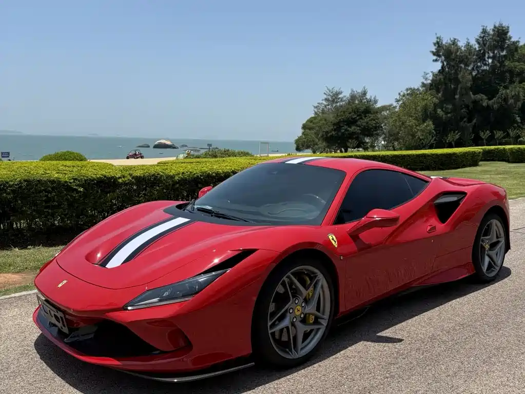 Ferrari F8 2021
