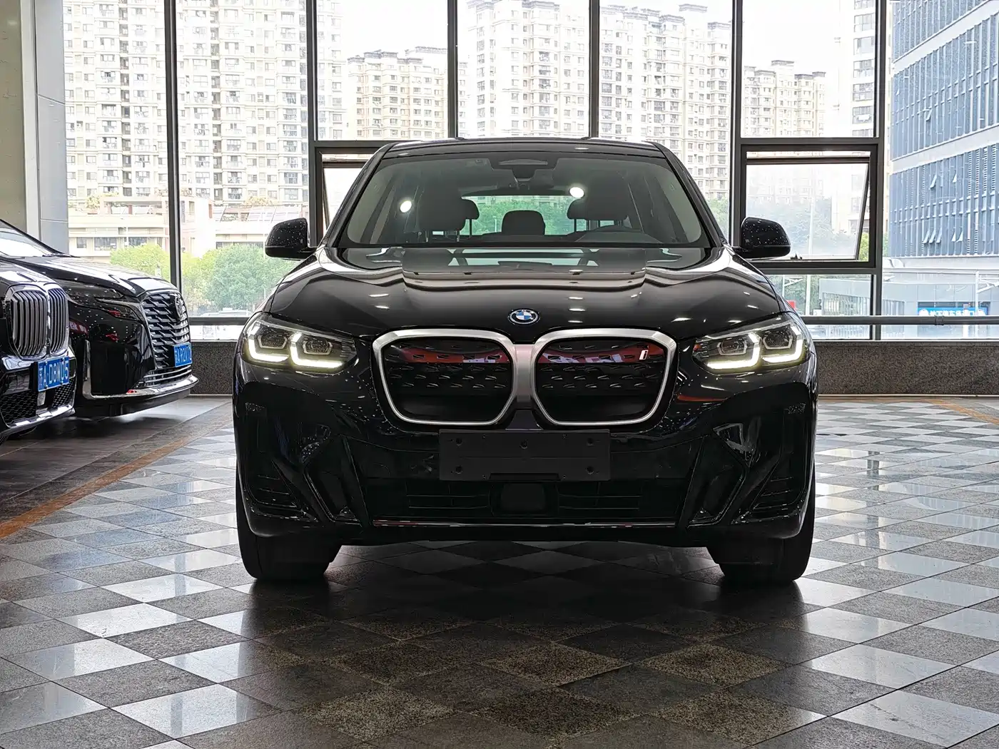 BMW iX3 2023