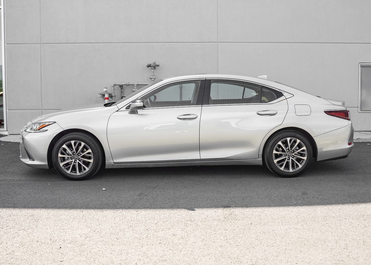 Lexus ES 2022