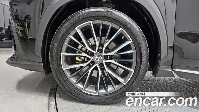 Lexus NX 2022
