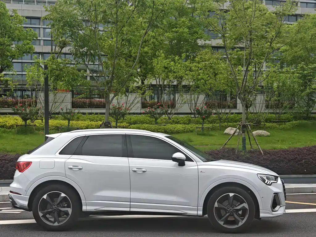 Audi Q3 2023