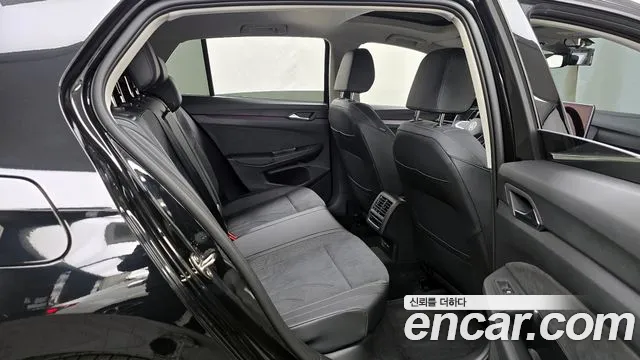 Volkswagen Golf 2025