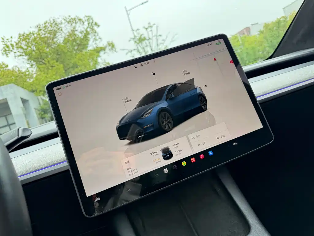 Tesla Model Y 2024