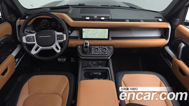 Land Rover Defender 2024