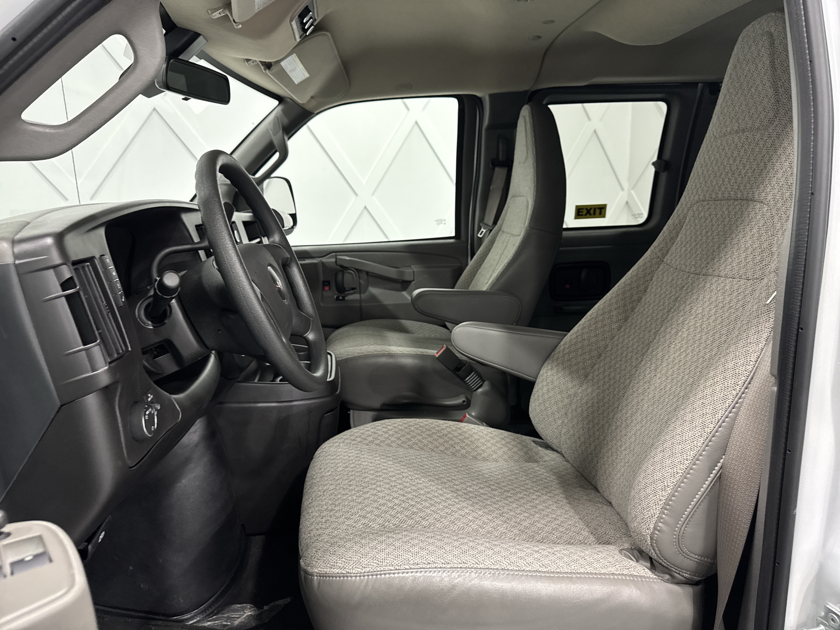 GMC Savana 2024