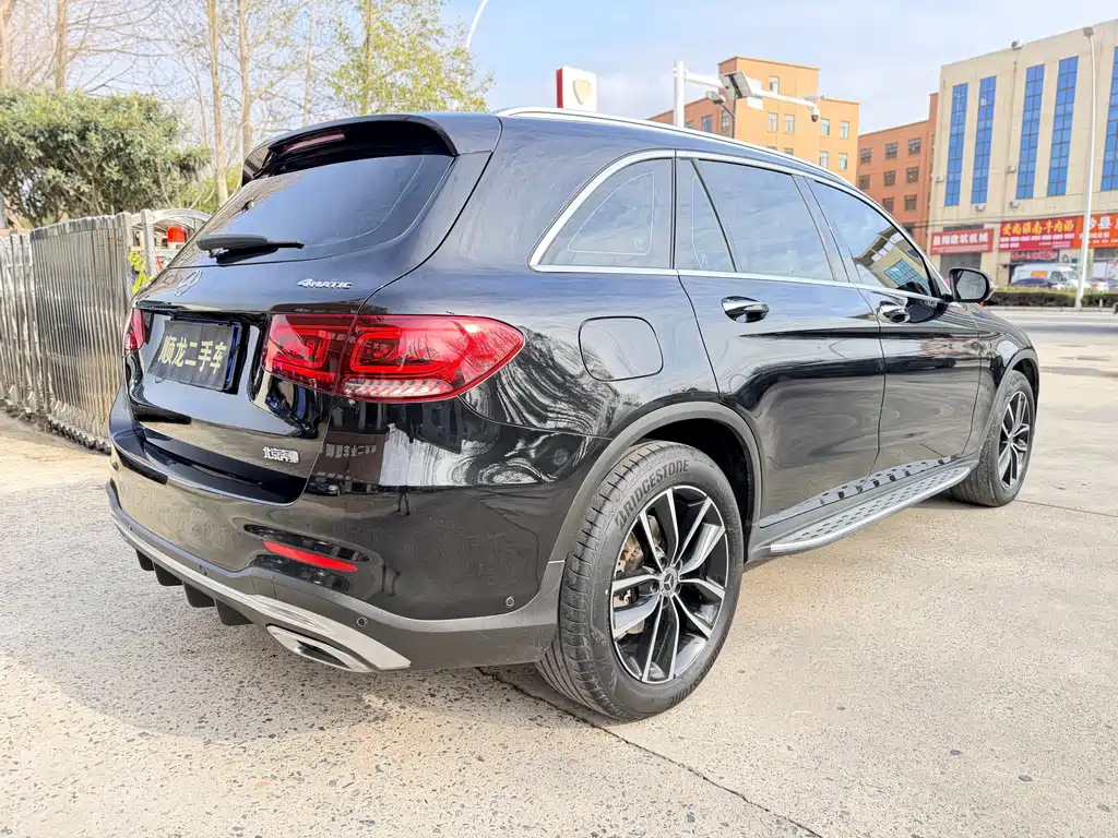 Mercedes-Benz GLC 2023
