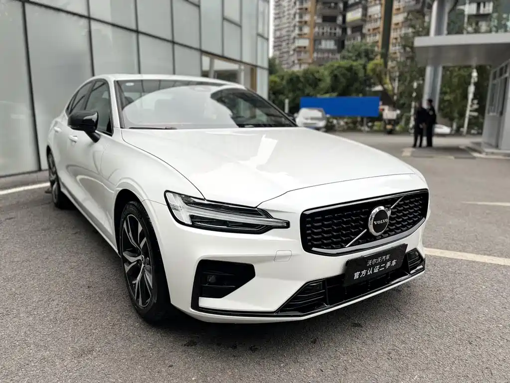 Volvo S60 2023