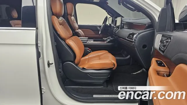 Lincoln Navigator 2021