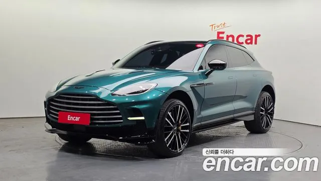 Aston Martin DBX 2023