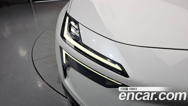 Polestar 4 2025
