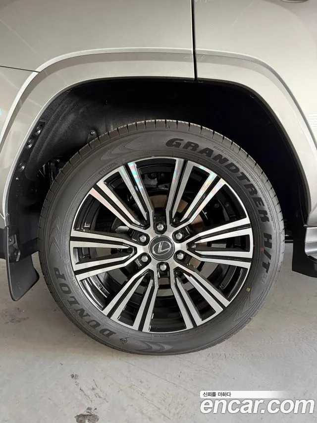 Lexus LX 2025