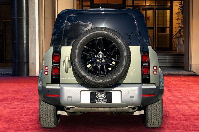 Land Rover Defender 2024