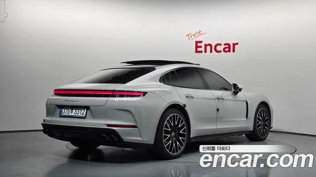 Porsche Panamera 2025