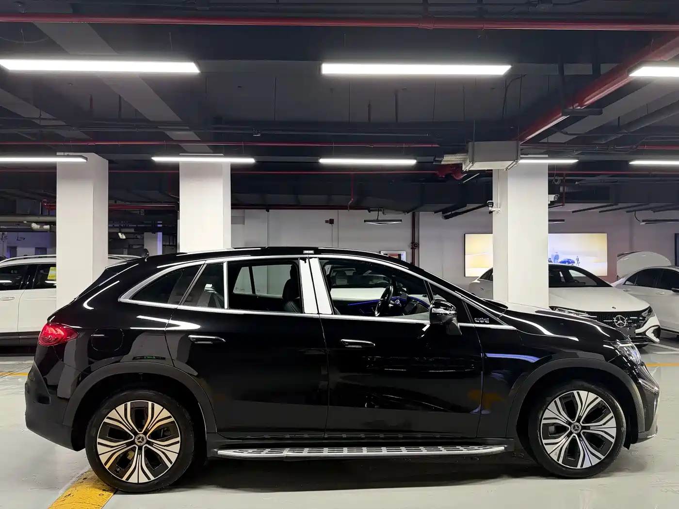 Mercedes-Benz EQE SUV 2025