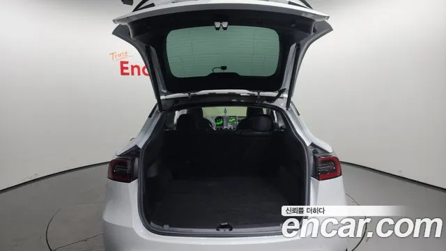 Tesla Model Y 2021