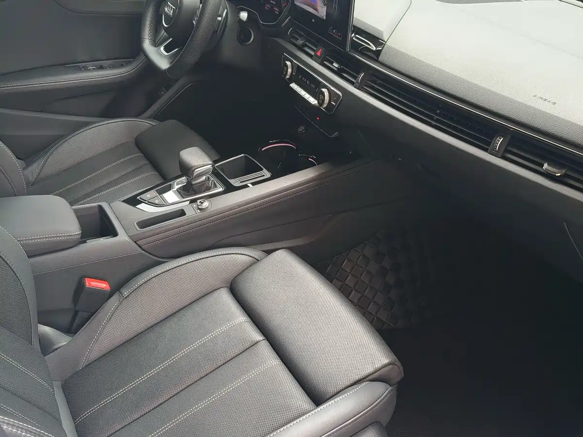 Audi A4 2024