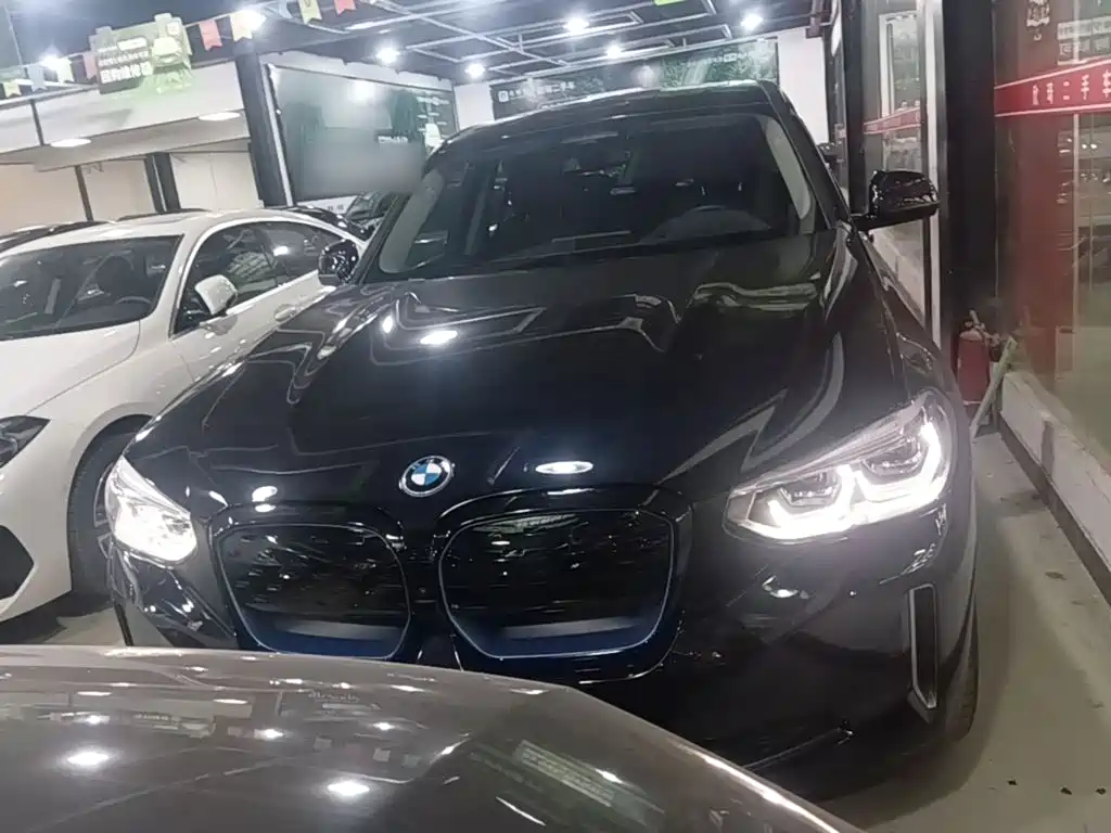BMW iX3 2021