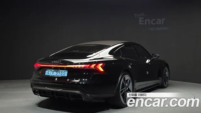 Audi RS e-tron GT 2022