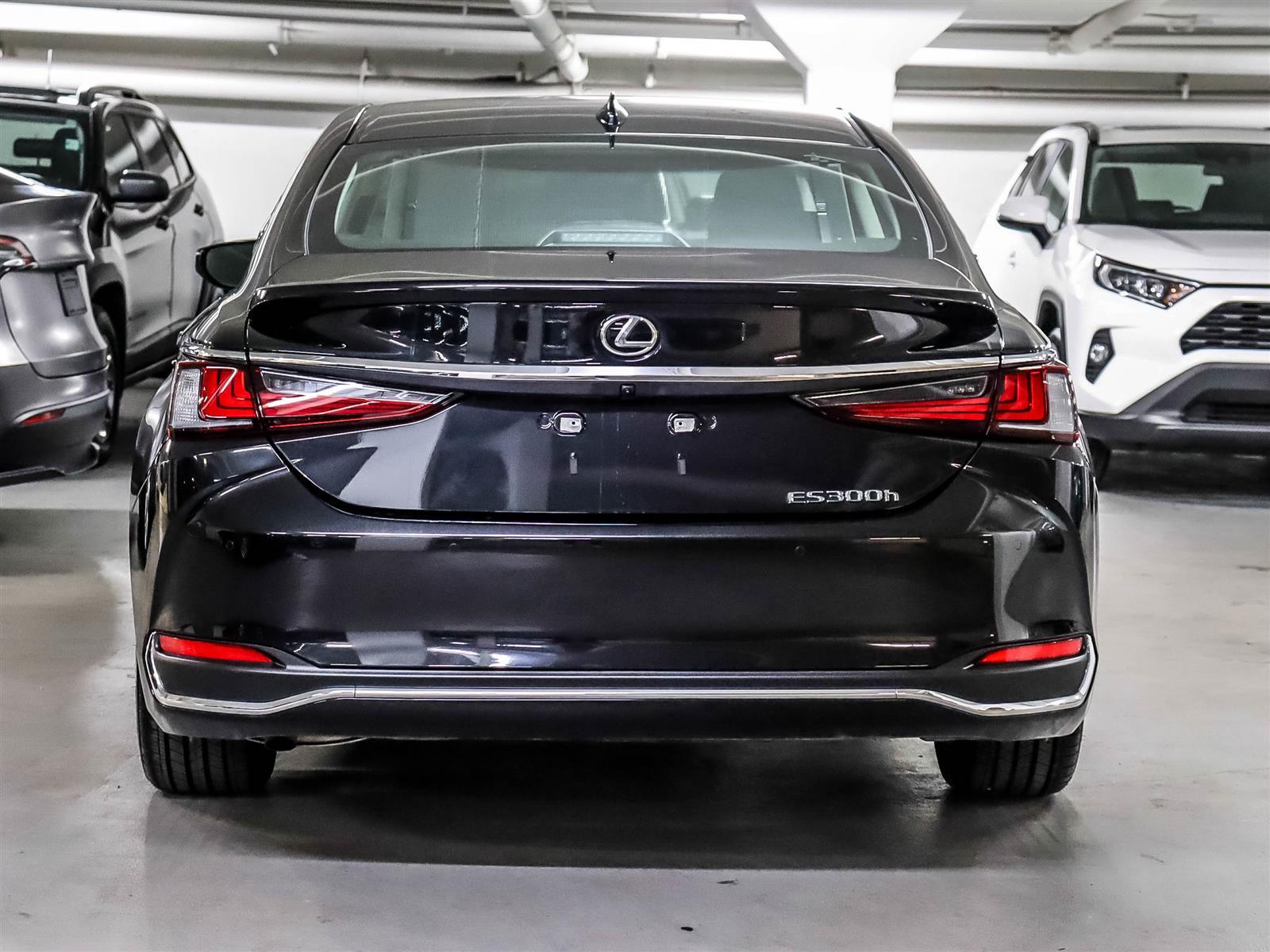 Lexus ES 2024