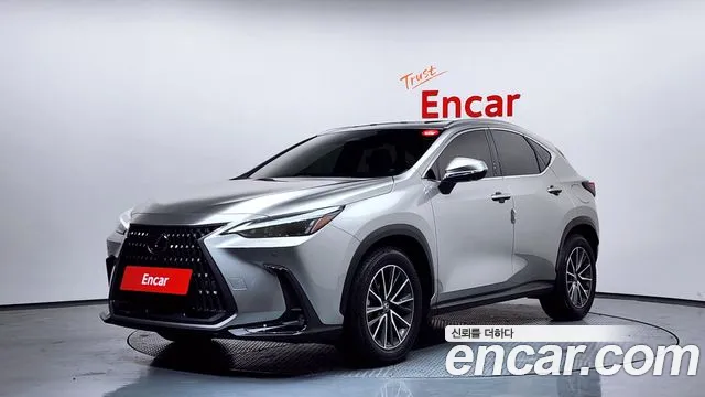 Lexus NX 2023
