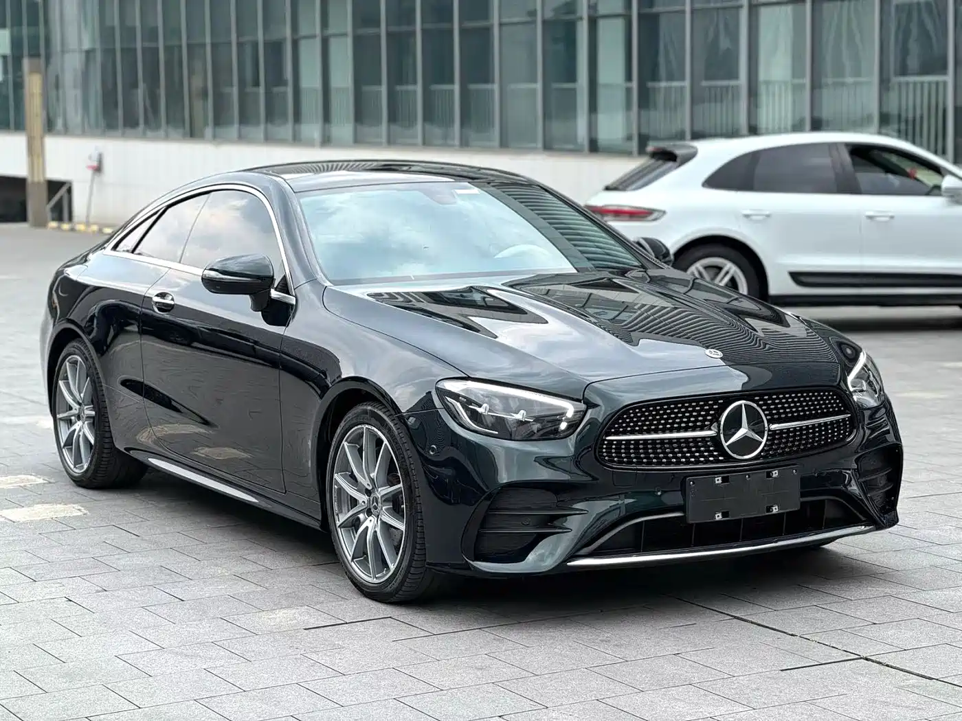 Mercedes-Benz E-Класс 2023