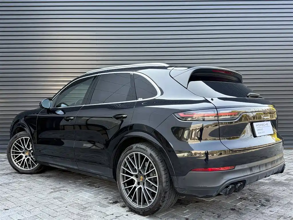 Porsche Cayenne 2021