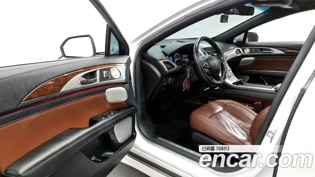 Lincoln MKZ 2020