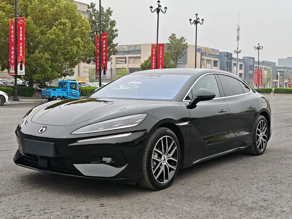 Denza Z9 2025