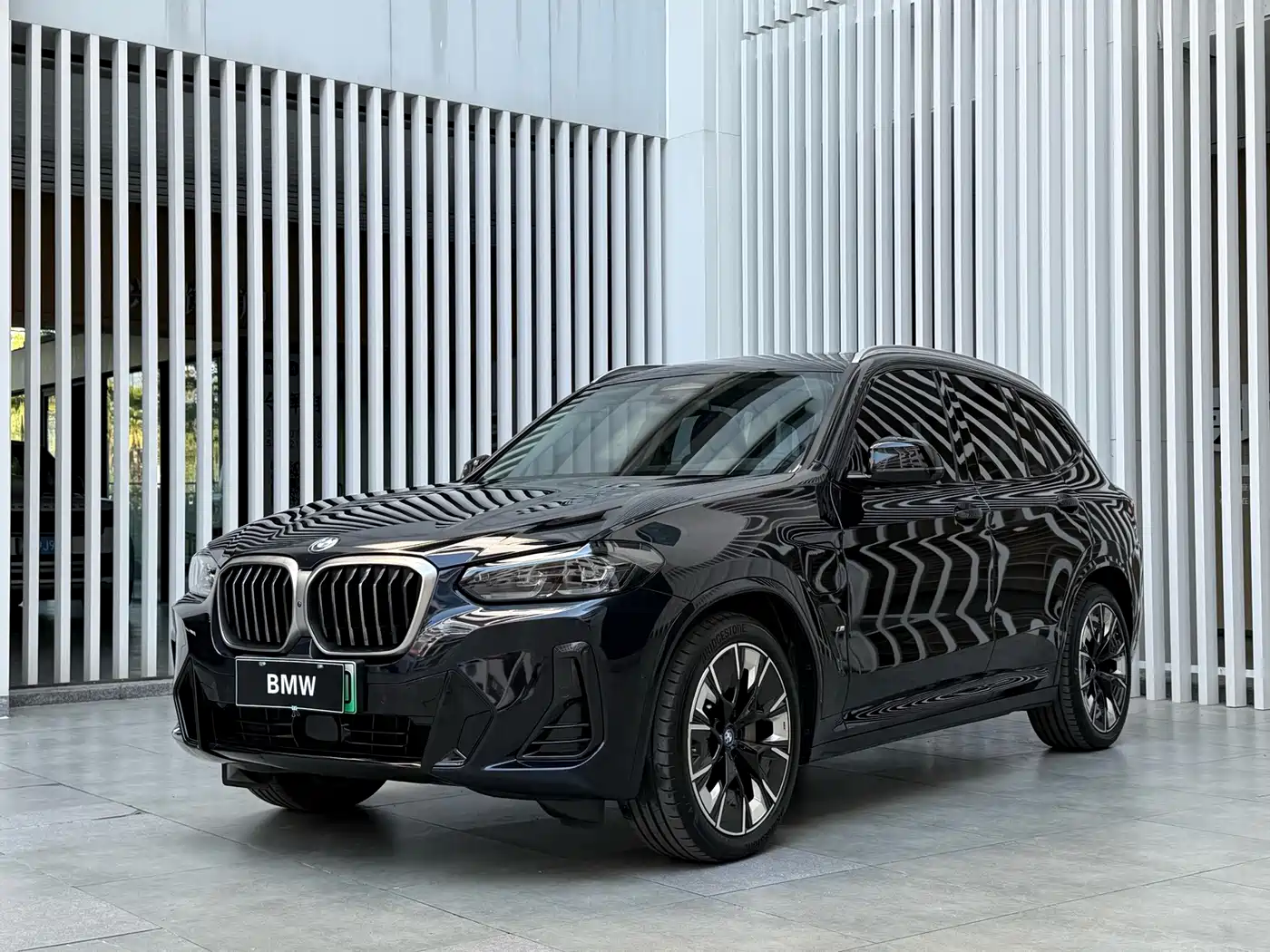 BMW iX3 2024